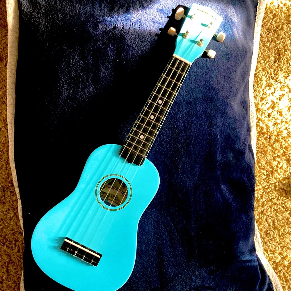 Blue Diamond Head ukulele